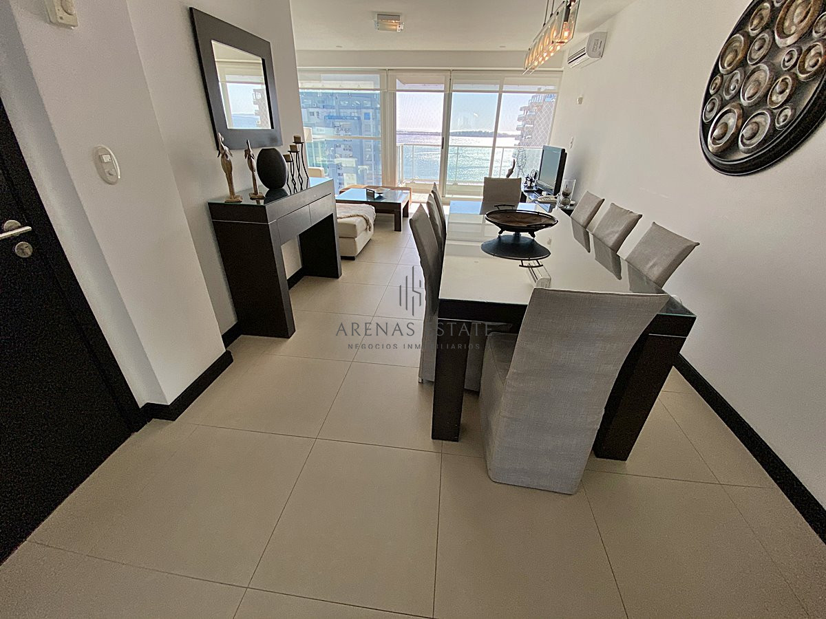 Apartamento ID.2151 - Hermoso apartamento de 3 dormitorios a pasos de Playa Mansa! 