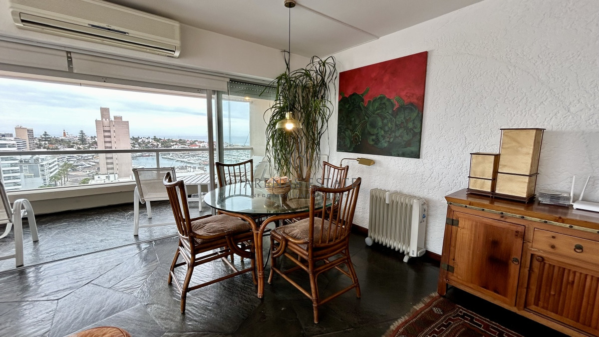 Apartamento ID.2158 - Apartamento de 3 dormitorios en venta, peninsula, puerto Punta del Este