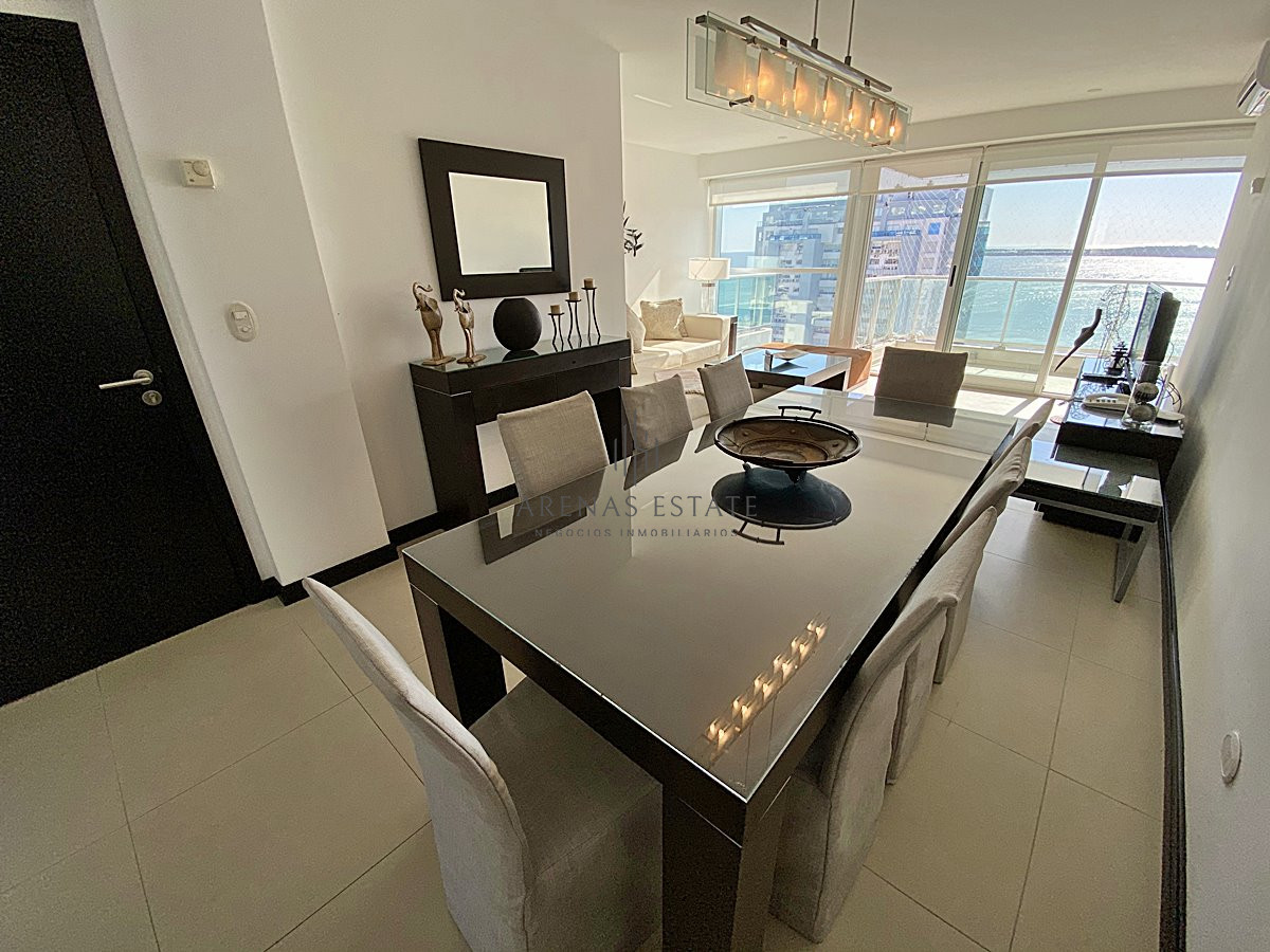 Apartamento ID.2151 - Hermoso apartamento de 3 dormitorios a pasos de Playa Mansa! 
