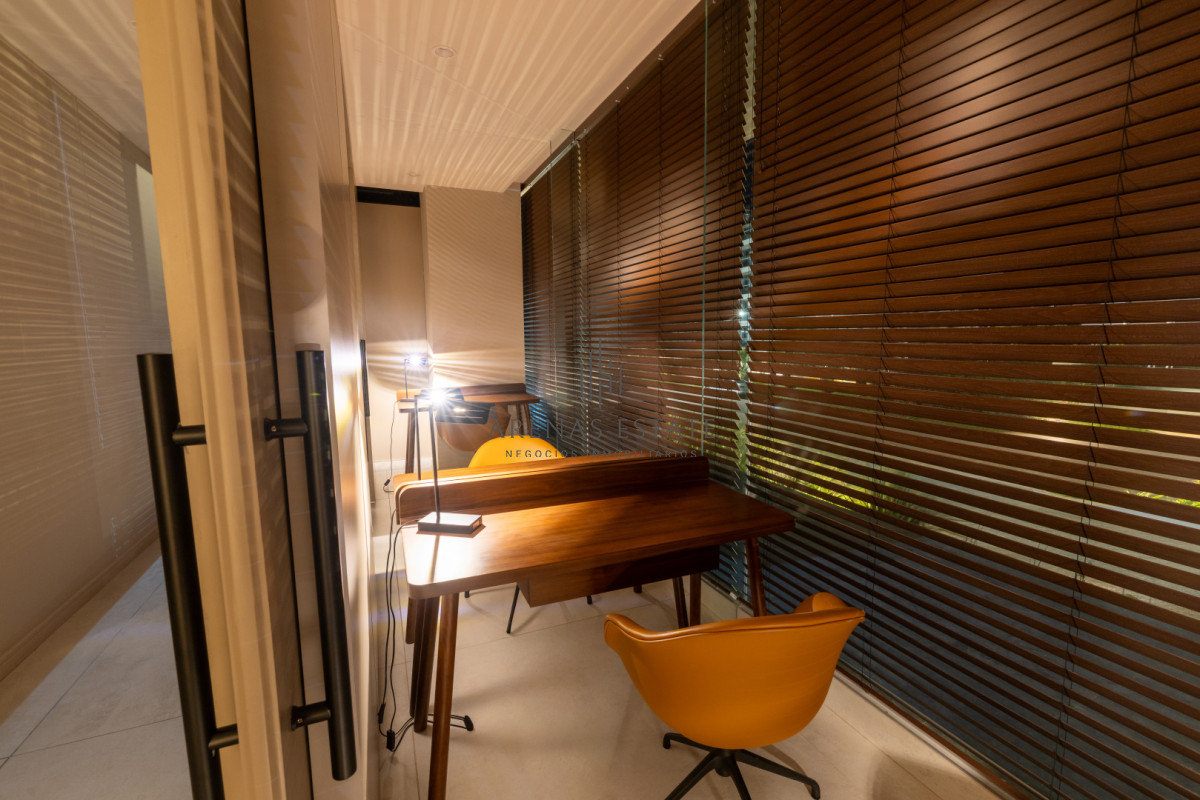 Apartamento ID.4448 - Apartamento de 2 dormitorios en venta, Playa Brava, Punta del Este