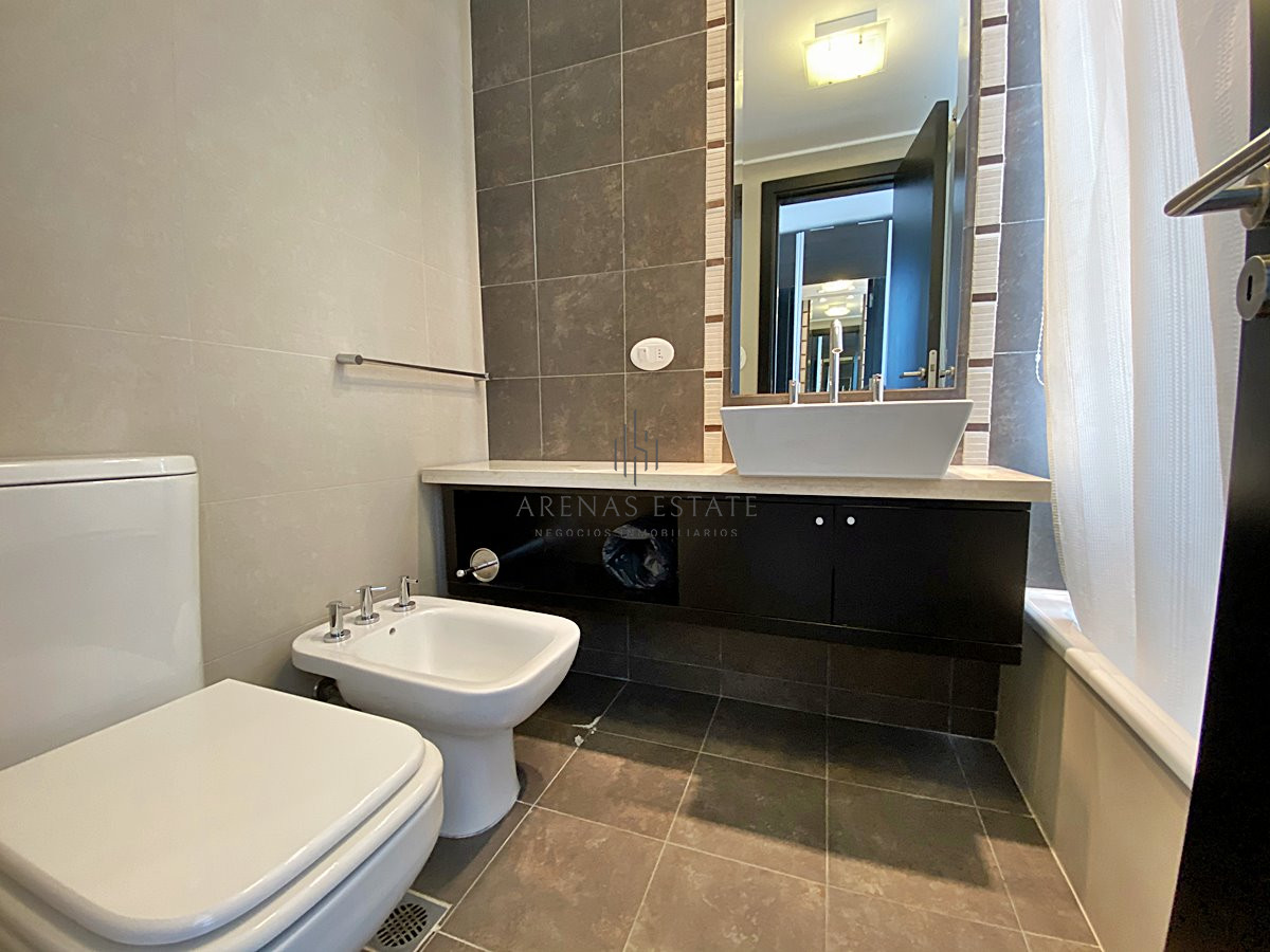 Apartamento ID.2151 - Hermoso apartamento de 3 dormitorios a pasos de Playa Mansa! 