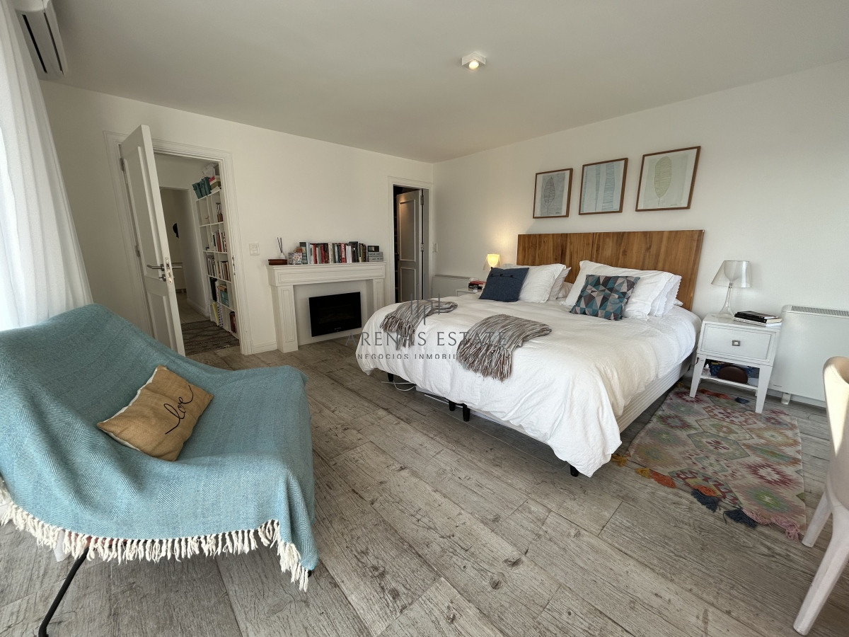 Apartamento ID.2156 - Apartamento pent house en venta de 3 dormitorios en Punta del Este 