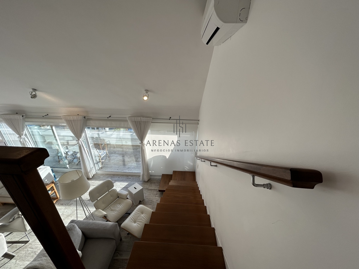 Apartamento ID.2156 - Apartamento pent house en venta de 3 dormitorios en Punta del Este 