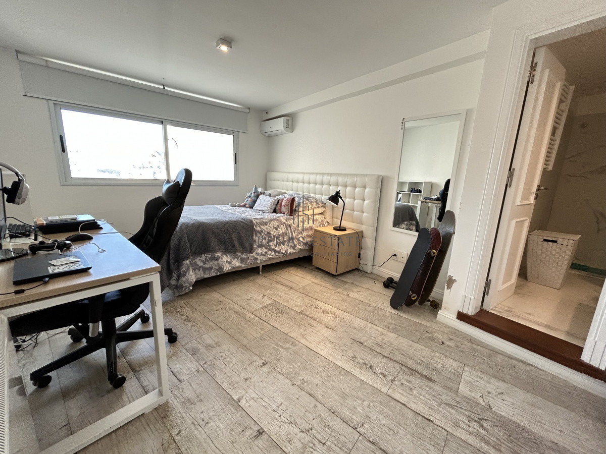 Apartamento ID.2156 - Apartamento pent house en venta de 3 dormitorios en Punta del Este 