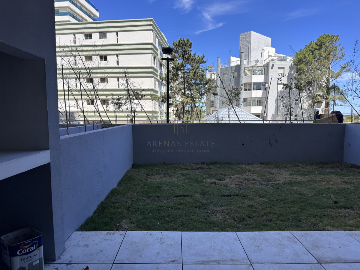 Apartamento ID.4448 - Apartamento de 2 dormitorios en venta, Playa Brava, Punta del Este