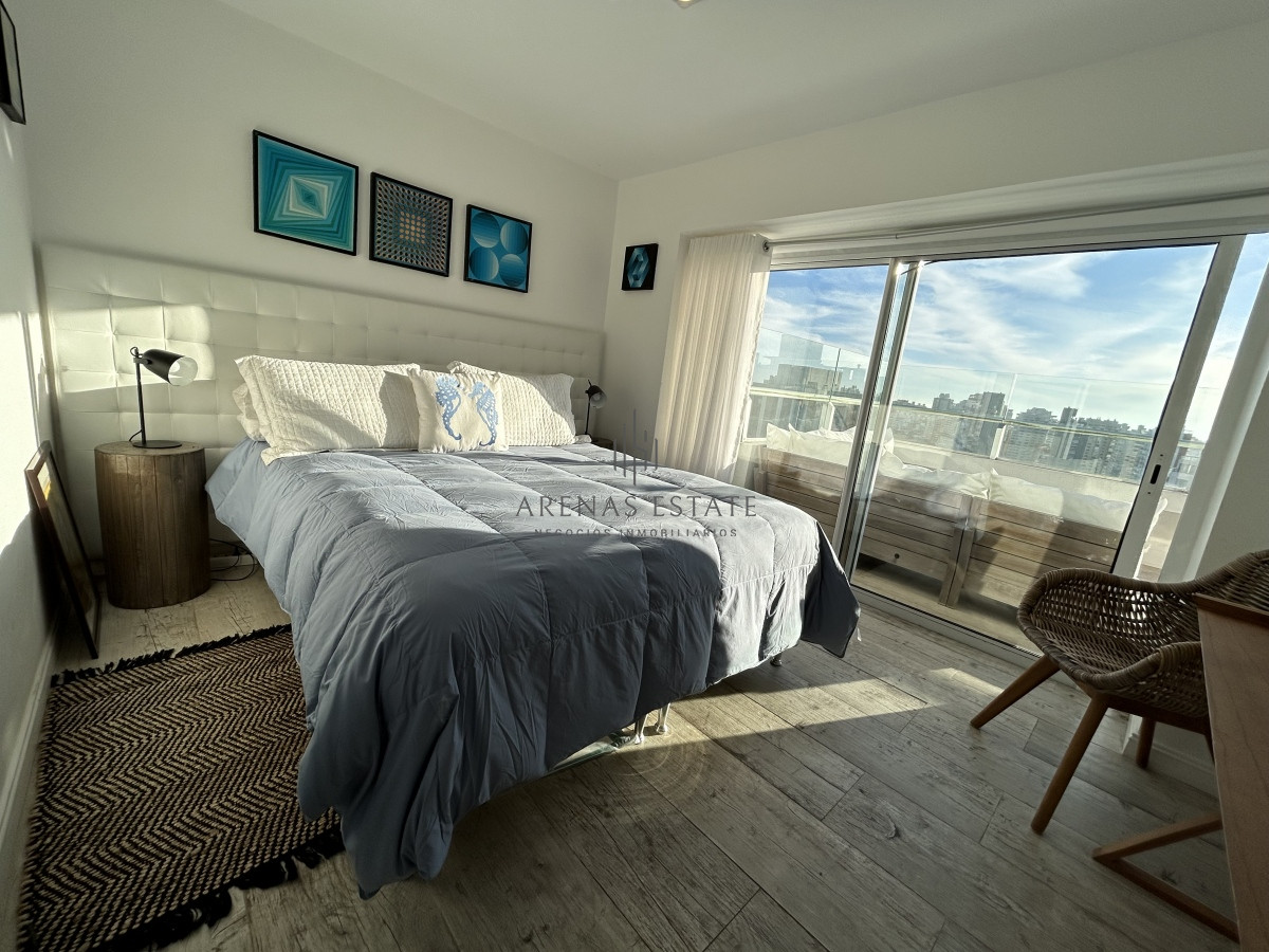 Apartamento ID.2156 - Apartamento pent house en venta de 3 dormitorios en Punta del Este 