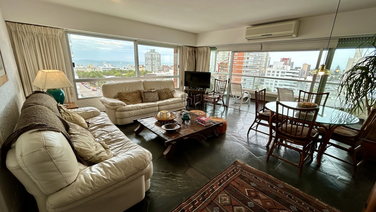 Apartamento ID.2158 - Apartamento de 3 dormitorios en venta, peninsula, puerto Punta del Este