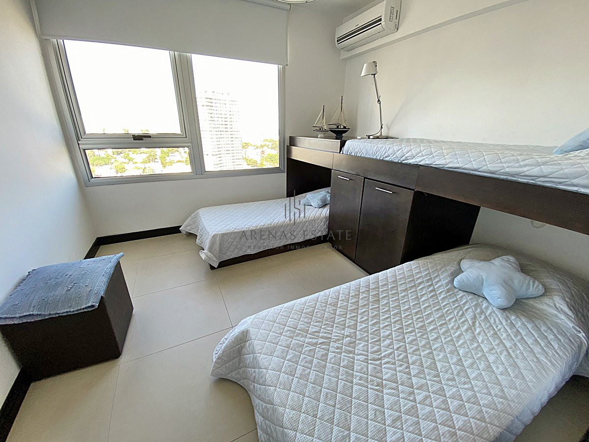 Apartamento ID.2151 - Hermoso apartamento de 3 dormitorios a pasos de Playa Mansa! 