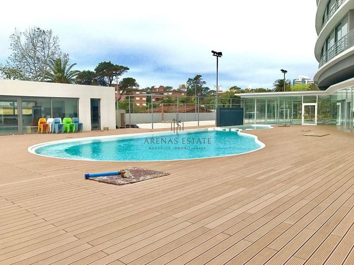 Apartamento ID.2150 - Apartamento en venta Playa Mansa 3 dormitorios