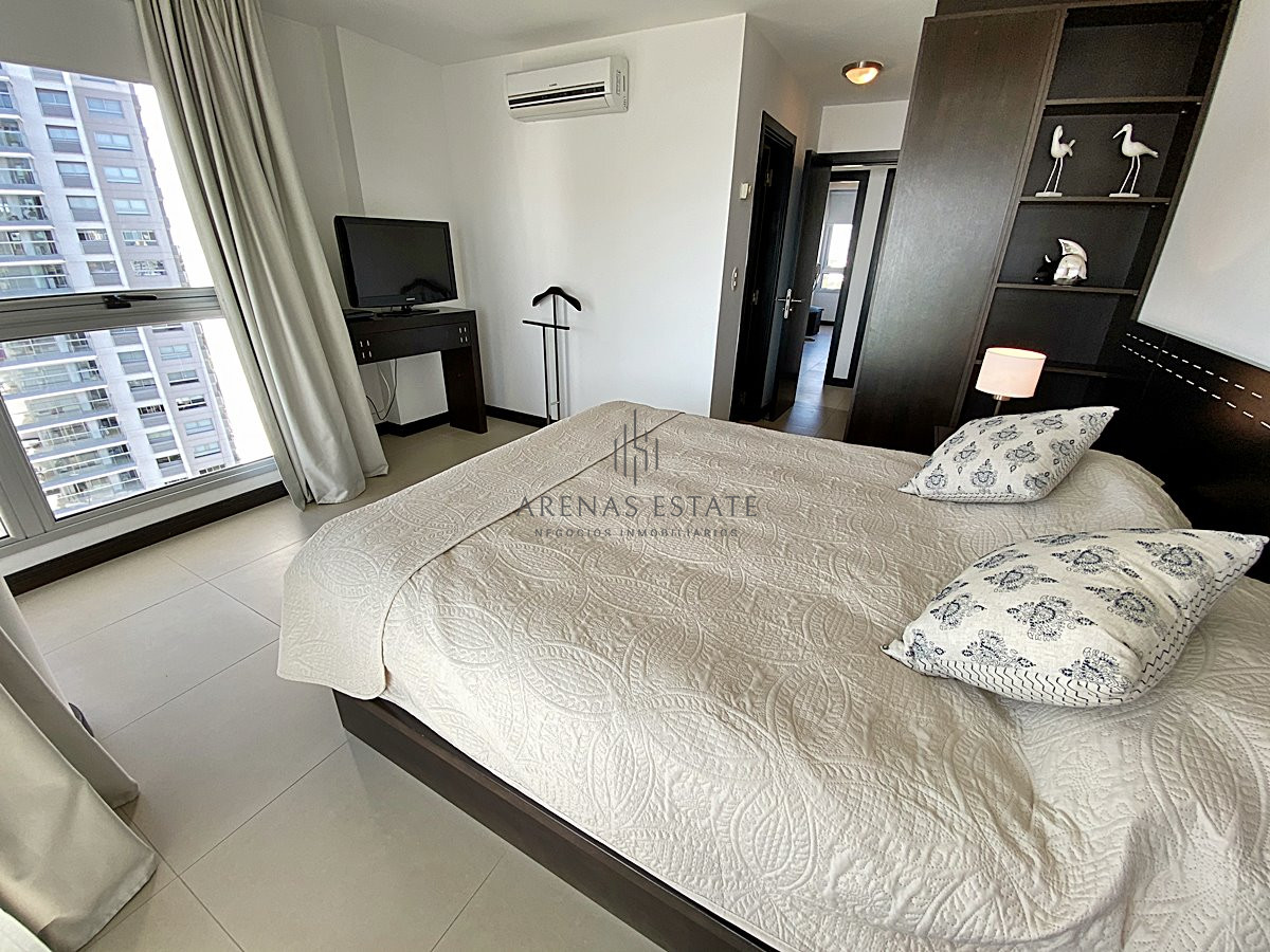 Apartamento ID.2151 - Hermoso apartamento de 3 dormitorios a pasos de Playa Mansa! 