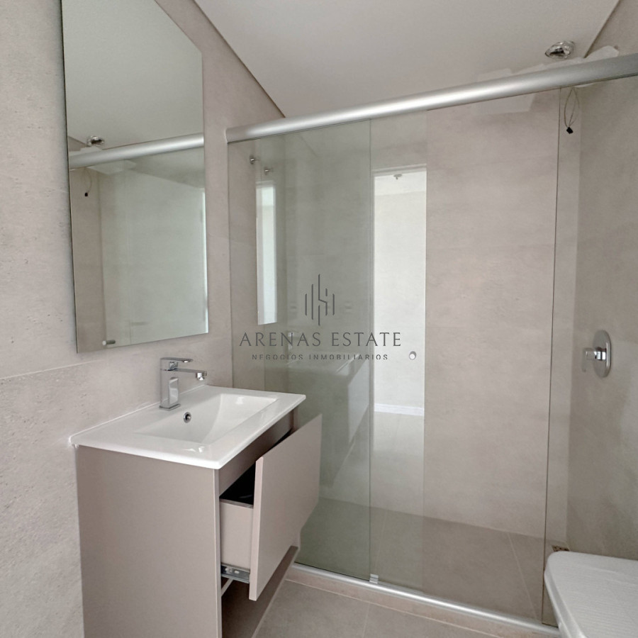 Apartamento ID.4448 - Apartamento de 2 dormitorios en venta, Playa Brava, Punta del Este