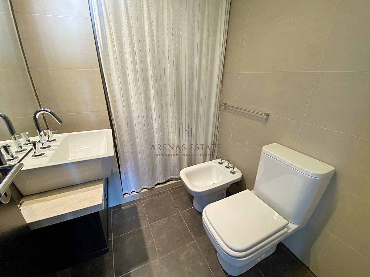 Apartamento ID.2151 - Hermoso apartamento de 3 dormitorios a pasos de Playa Mansa! 