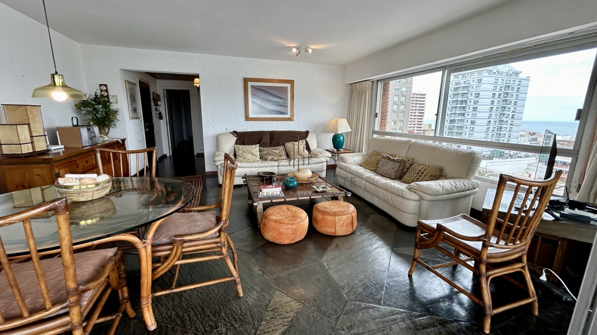 Apartamento ID.2158 - Apartamento de 3 dormitorios en venta, peninsula, puerto Punta del Este