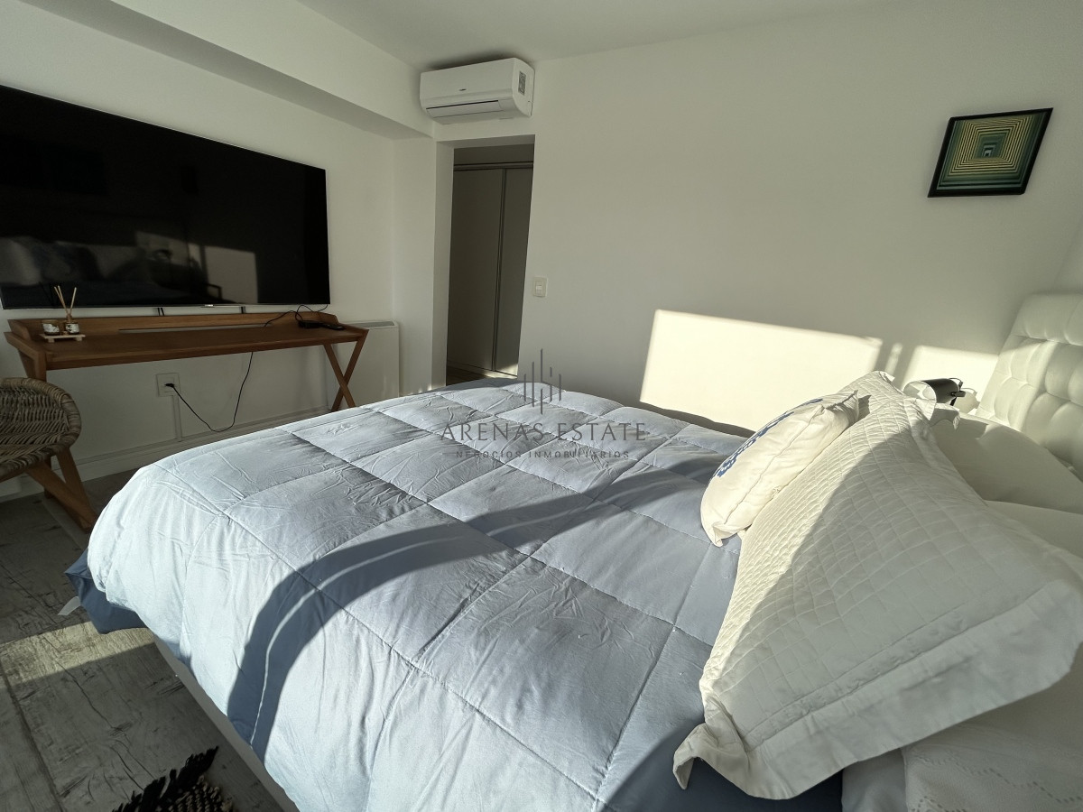 Apartamento ID.2156 - Apartamento pent house en venta de 3 dormitorios en Punta del Este 