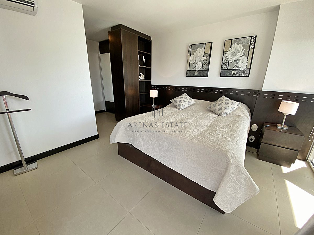 Apartamento ID.2151 - Hermoso apartamento de 3 dormitorios a pasos de Playa Mansa! 