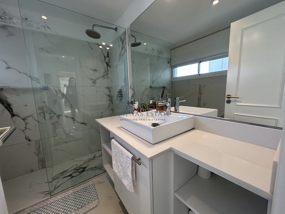Apartamento ID.2156 - Apartamento pent house en venta de 3 dormitorios en Punta del Este 