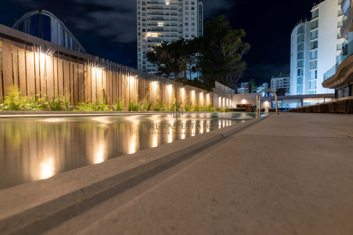 Apartamento ID.4448 - Apartamento de 2 dormitorios en venta, Playa Brava, Punta del Este