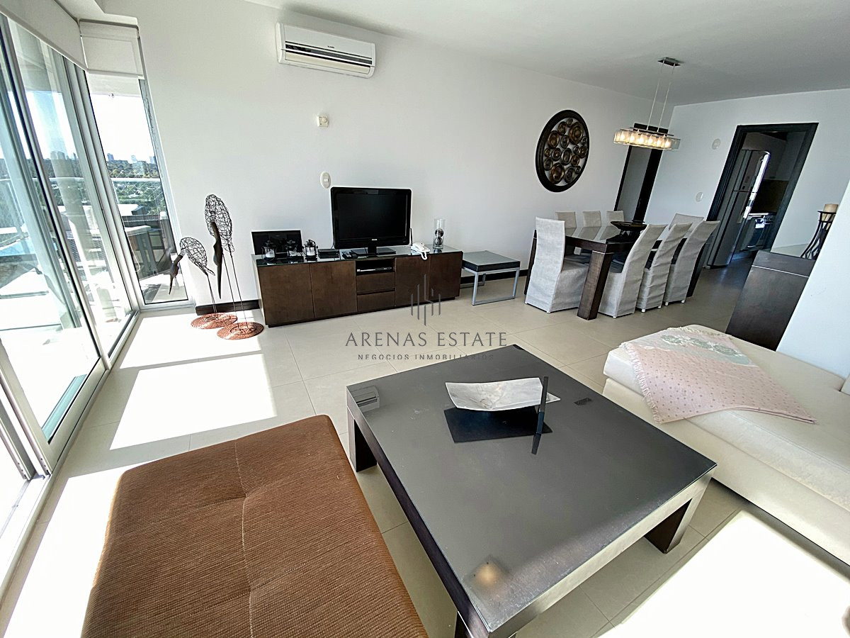 Apartamento ID.2151 - Hermoso apartamento de 3 dormitorios a pasos de Playa Mansa! 