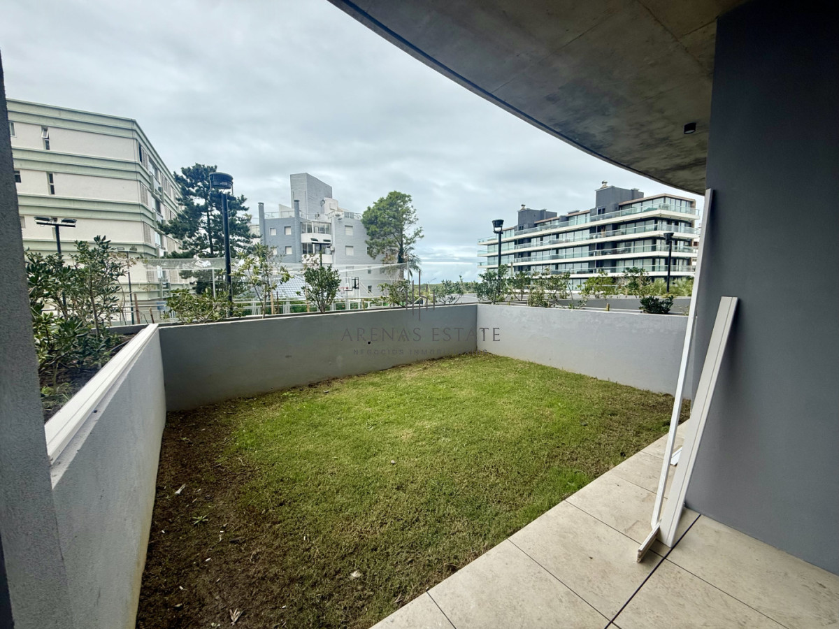 Apartamento ID.4448 - Apartamento de 2 dormitorios en venta, Playa Brava, Punta del Este