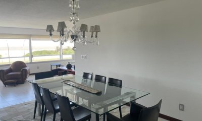 Apartamento en torre de categoría en venta y alquiler temporario.