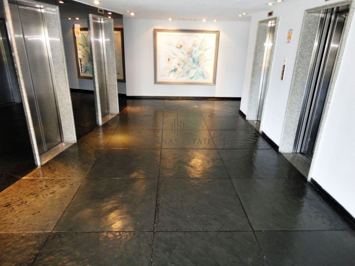 Apartamento ID.2156 - Apartamento pent house en venta de 3 dormitorios en Punta del Este 