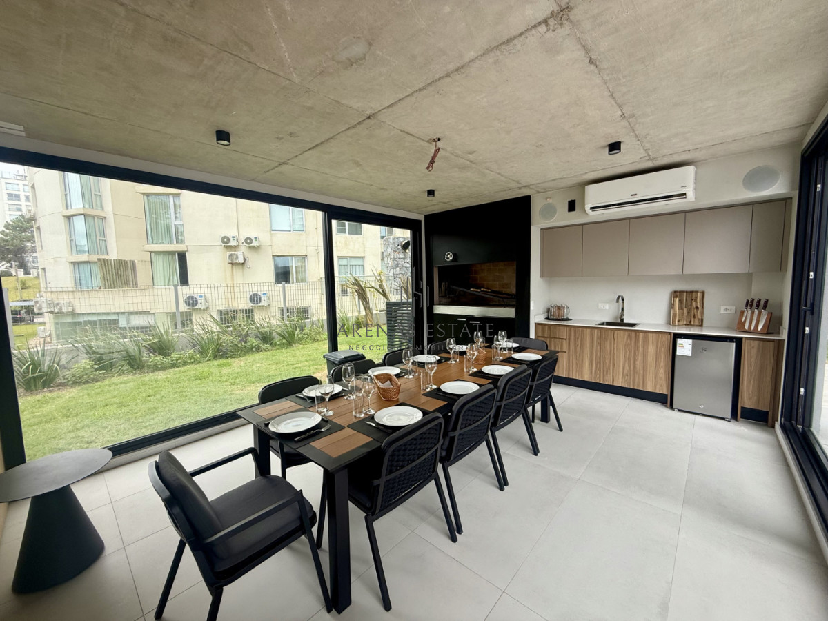 Apartamento ID.4448 - Apartamento de 2 dormitorios en venta, Playa Brava, Punta del Este