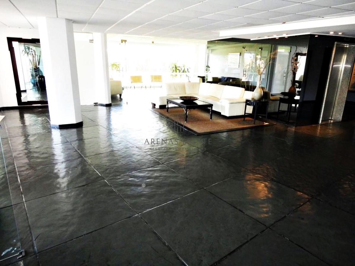 Apartamento ID.2156 - Apartamento pent house en venta de 3 dormitorios en Punta del Este 
