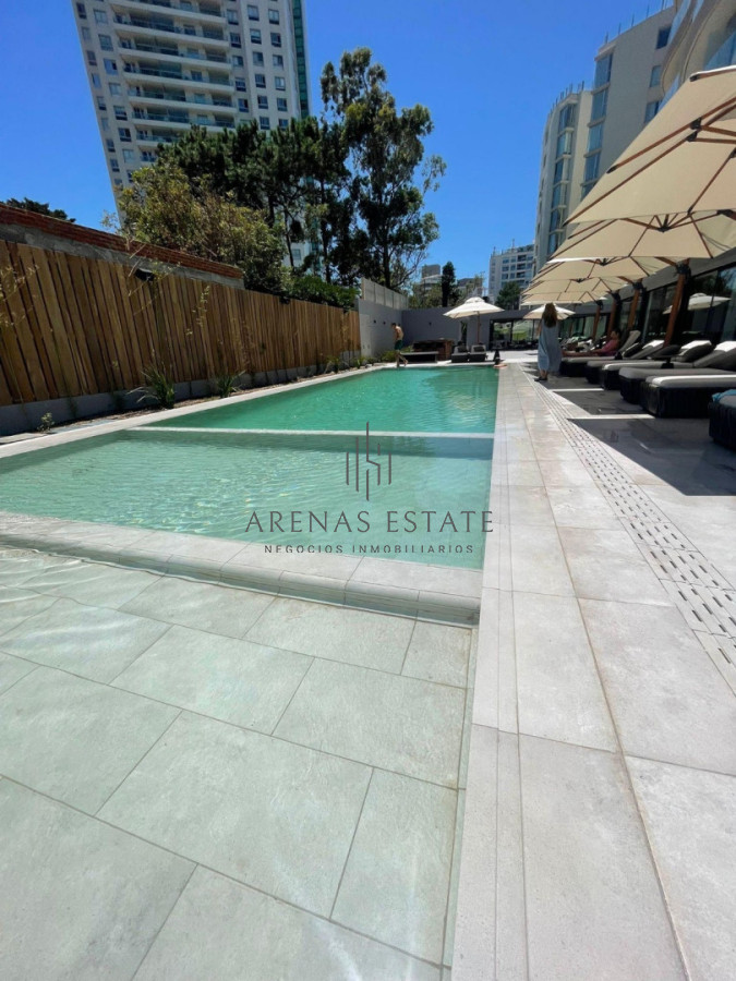 Apartamento ID.4448 - Apartamento de 2 dormitorios en venta, Playa Brava, Punta del Este