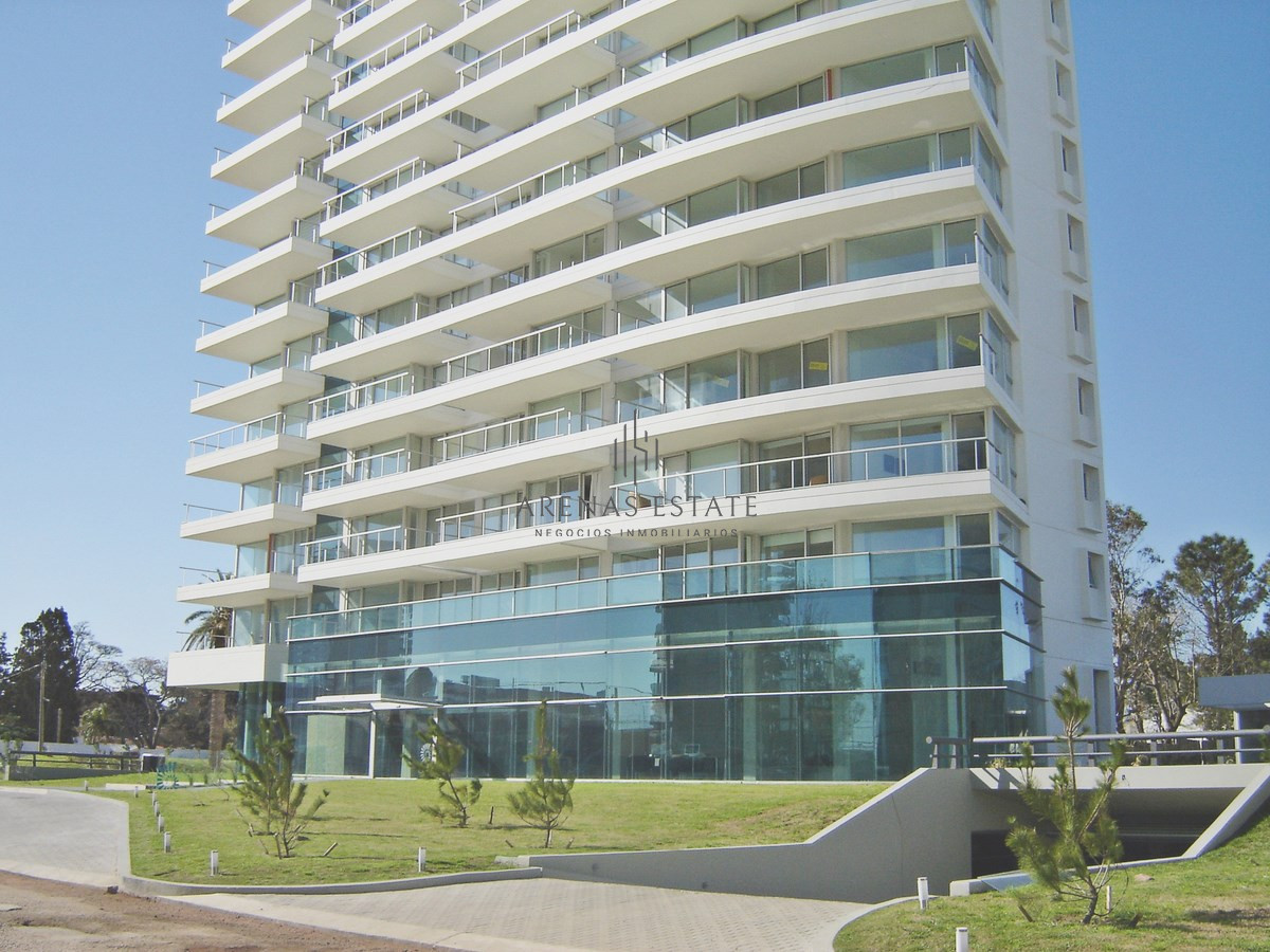 Apartamento ID.2151 - Hermoso apartamento de 3 dormitorios a pasos de Playa Mansa! 