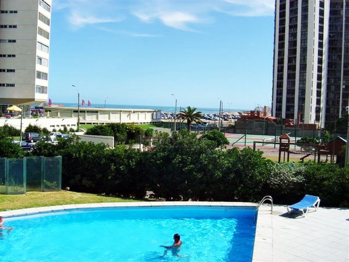 Apartamento ID.2156 - Apartamento pent house en venta de 3 dormitorios en Punta del Este 