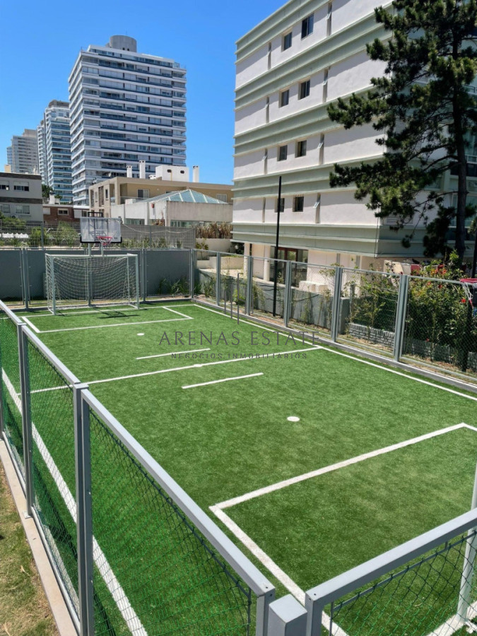 Apartamento ID.4448 - Apartamento de 2 dormitorios en venta, Playa Brava, Punta del Este