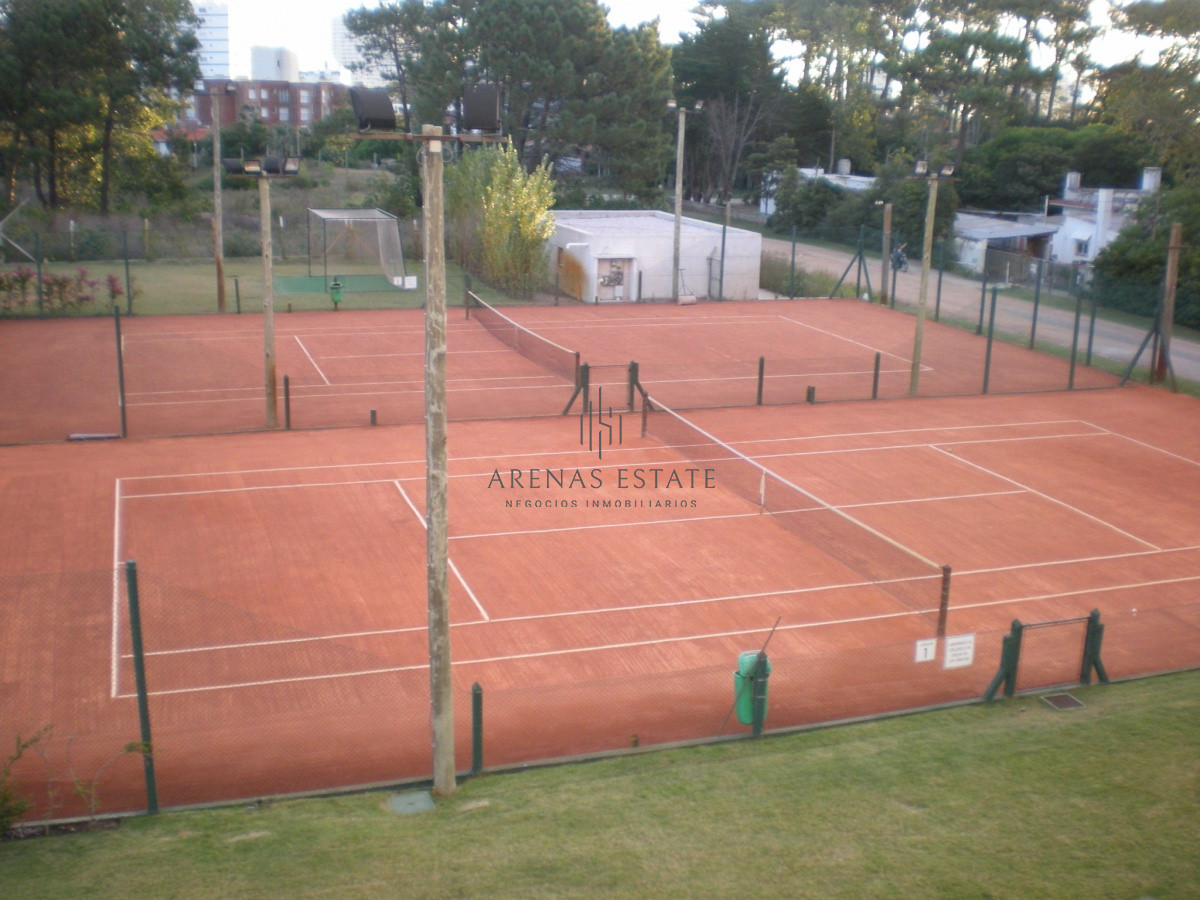 Apartamento ID.2155 - apartamento de 3 dormitorios y dependencia de servicio  
