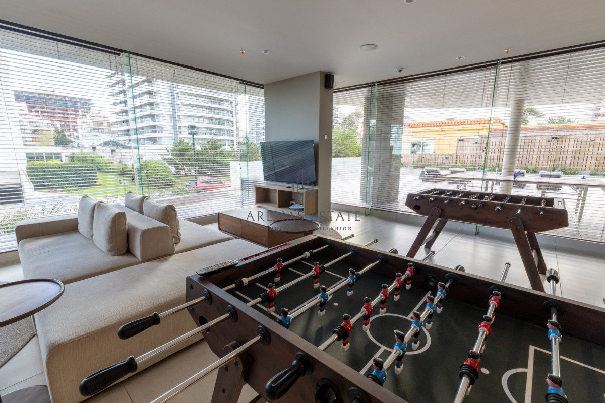 Apartamento ID.4448 - Apartamento de 2 dormitorios en venta, Playa Brava, Punta del Este