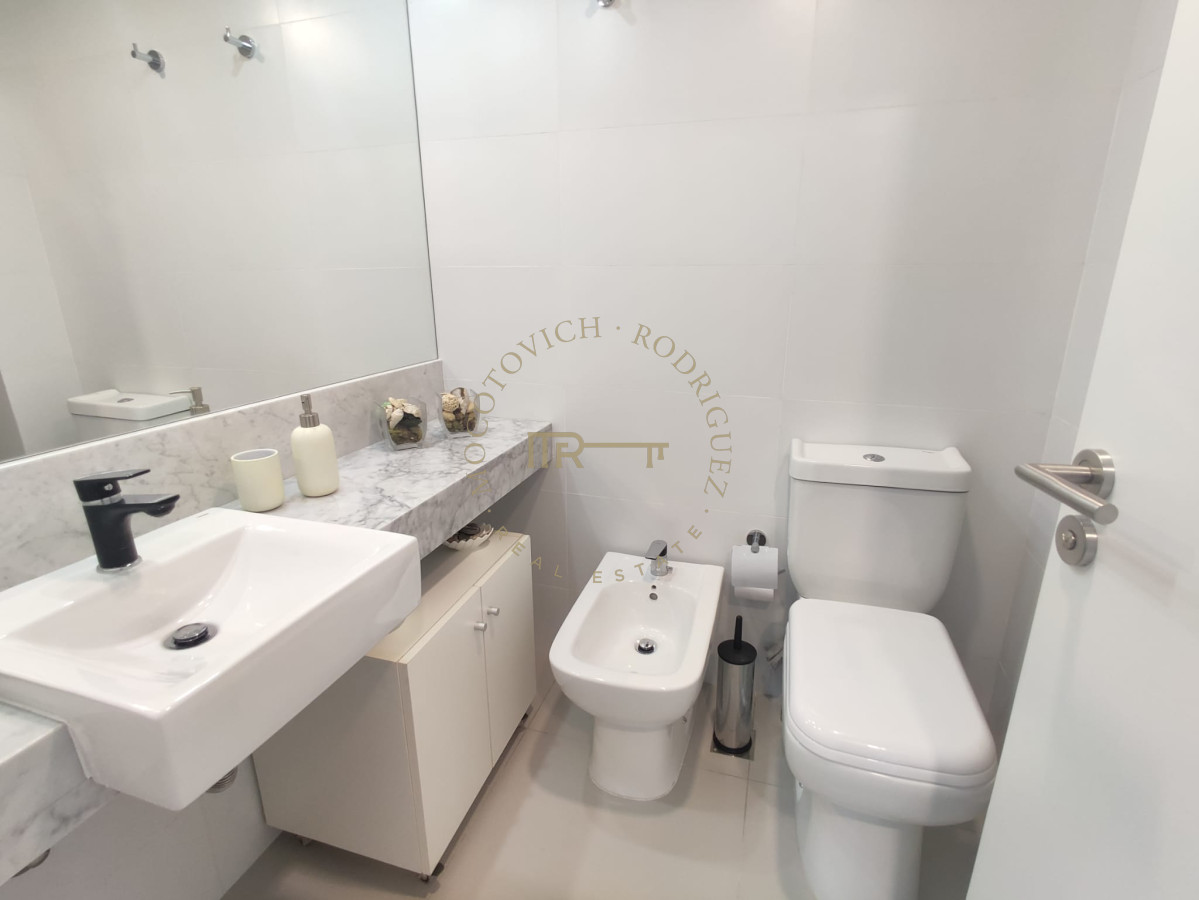 Apartamento ID.868 - Apartamento en venta en Playa Mansa Punta del Este