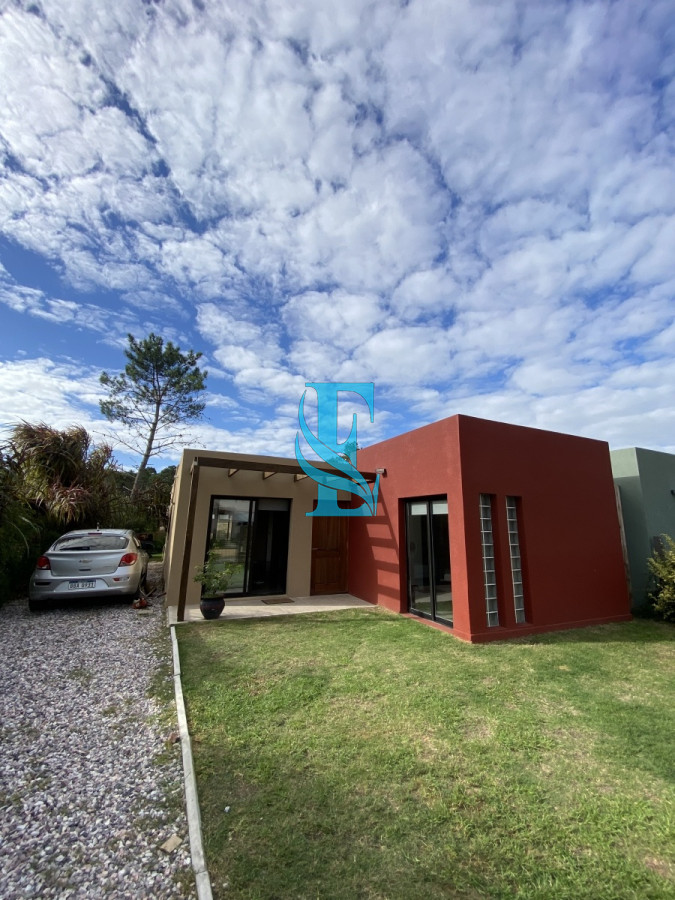 Casa ID.232 - Casa en venta, 3 dormitorios en Parque Burnett