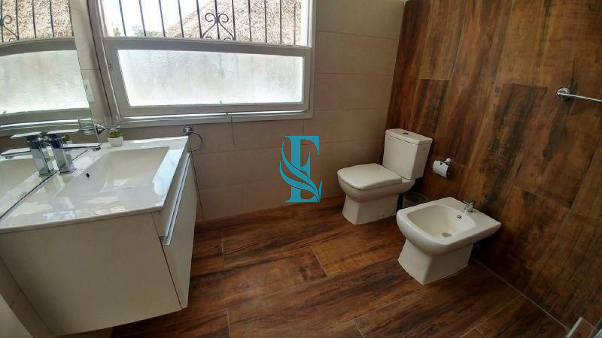 Casa ID.231 - Casa en venta Playa Mansa 3 dormitorios