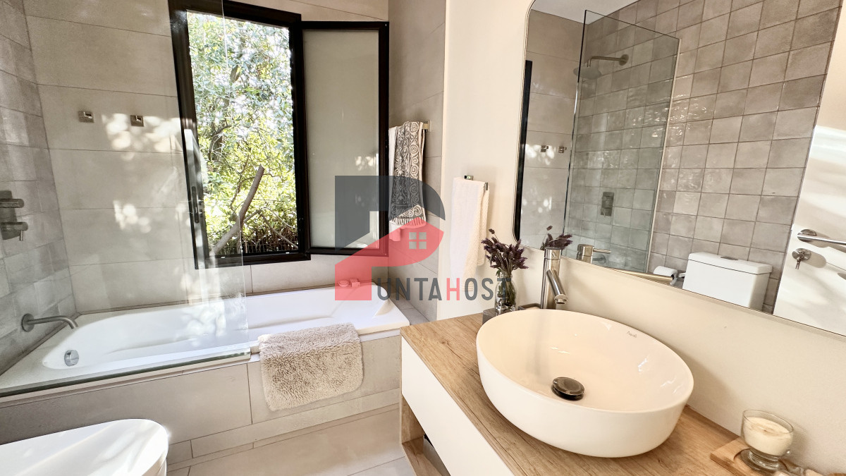 Casa ID.474 - Casa en venta y alquiler de 2 dormitorios en Punta del Este