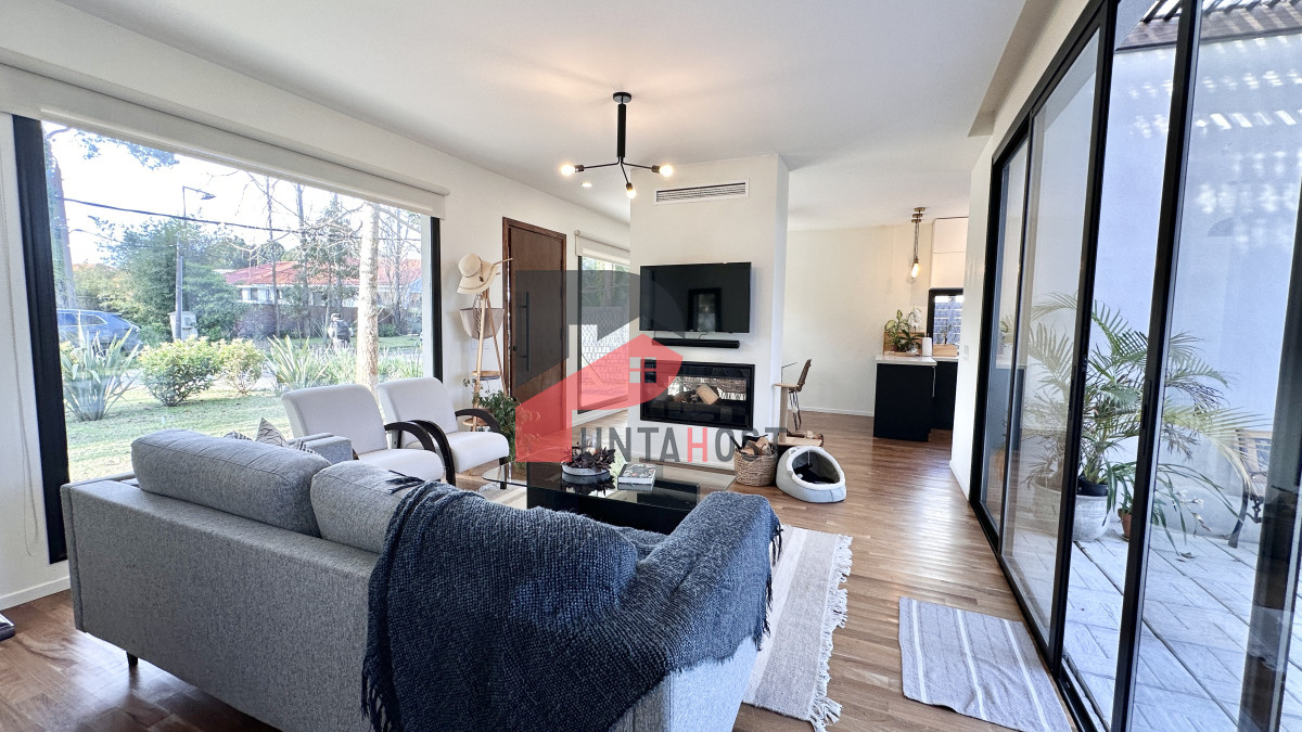Casa ID.474 - Casa en venta y alquiler de 2 dormitorios en Punta del Este