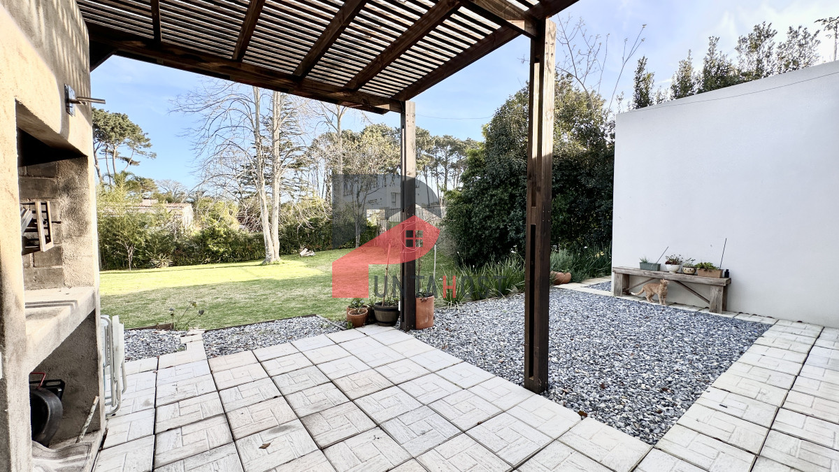 Casa ID.474 - Casa en venta y alquiler de 2 dormitorios en Punta del Este