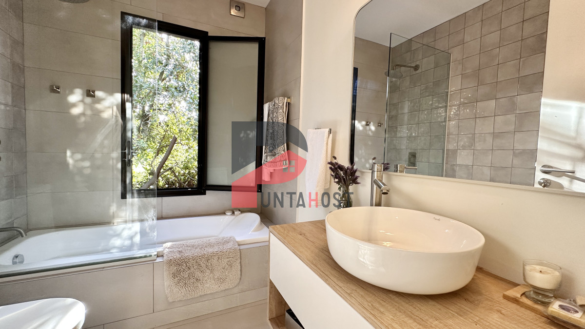 Casa ID.474 - Casa en venta y alquiler de 2 dormitorios en Punta del Este