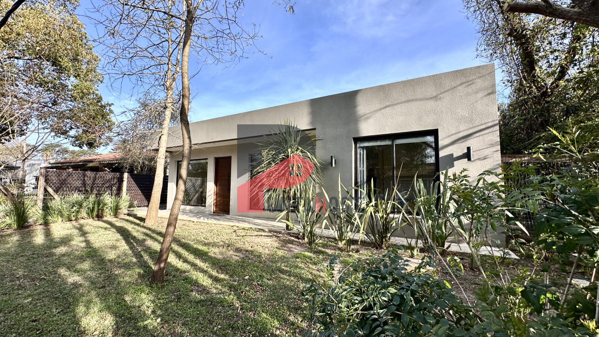 Casa ID.474 - Casa en venta y alquiler de 2 dormitorios en Punta del Este