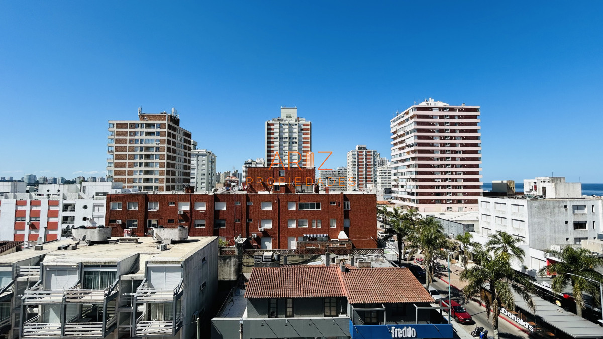 Apartamento ID.2163 - Venta Apartamento de dos 2 dormitorios a metros de playa brava y mansa en Punta del Este