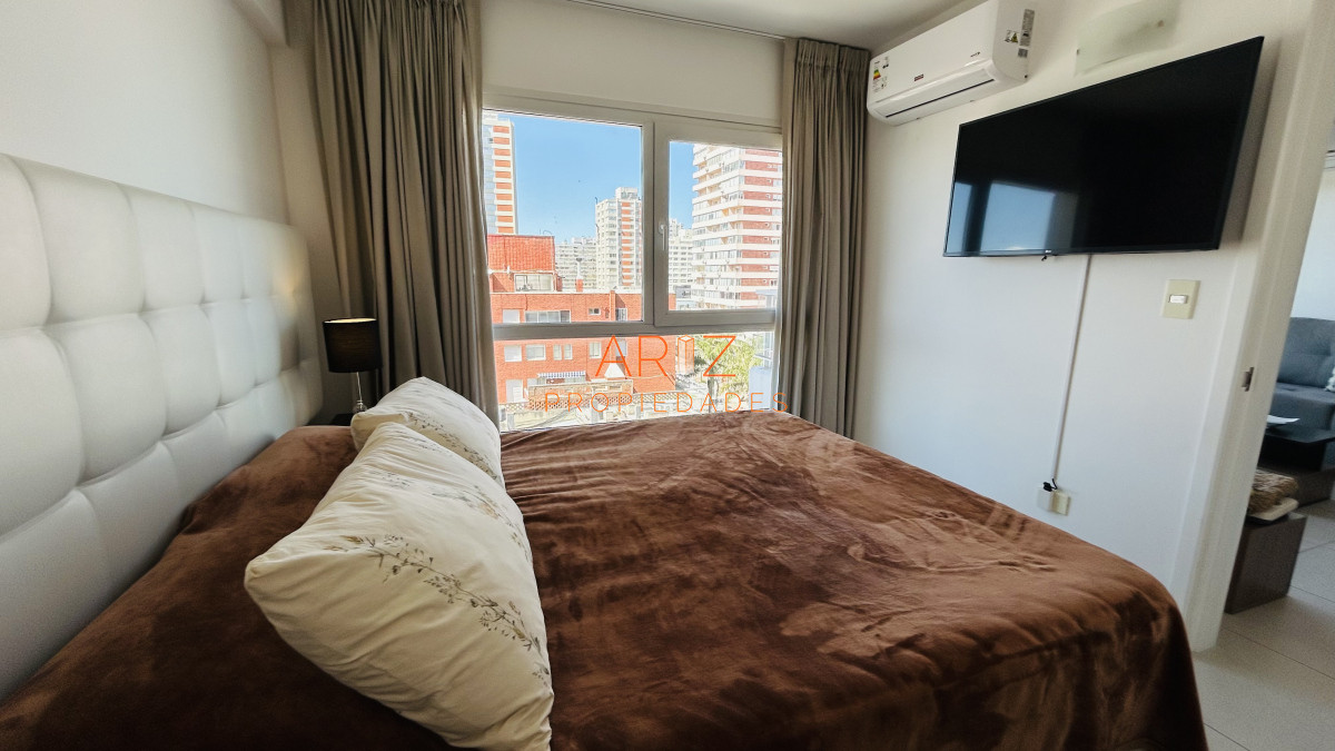 Apartamento ID.2163 - Venta Apartamento de dos 2 dormitorios a metros de playa brava y mansa en Punta del Este