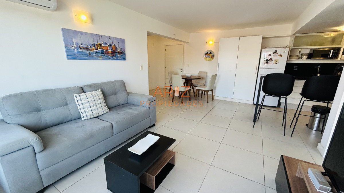 Apartamento ID.2163 - Venta Apartamento de dos 2 dormitorios a metros de playa brava y mansa en Punta del Este
