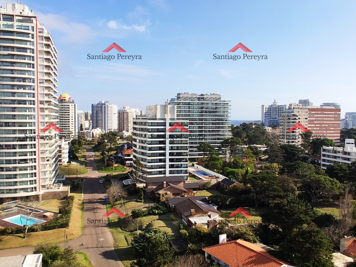 Apartamento ID.13720 - apartamento en venta, 2 dormitorios torre de primer nivel con amenities completos, servicio de playa, balcon con vista al mar