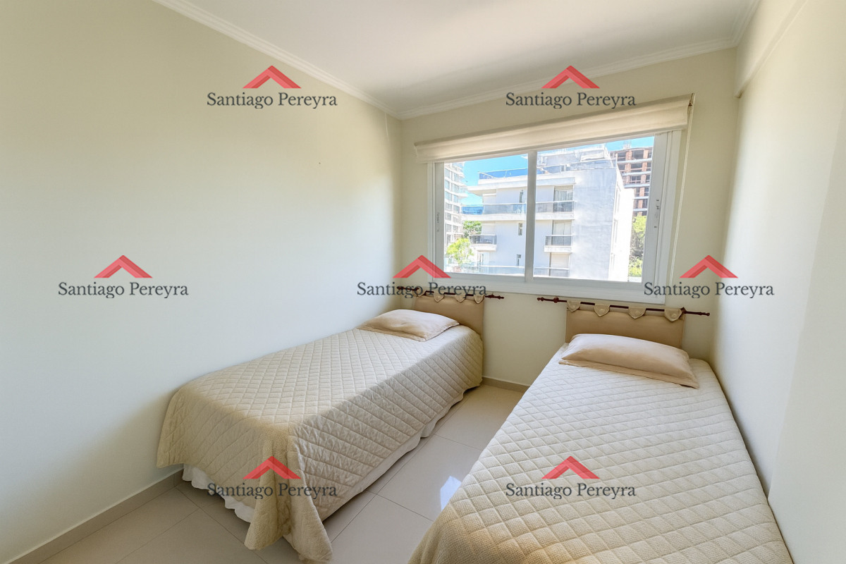 Apartamento ID.16993 - Apartamento en venta de 3 dormitorios en Playa Brava Punta del Este
