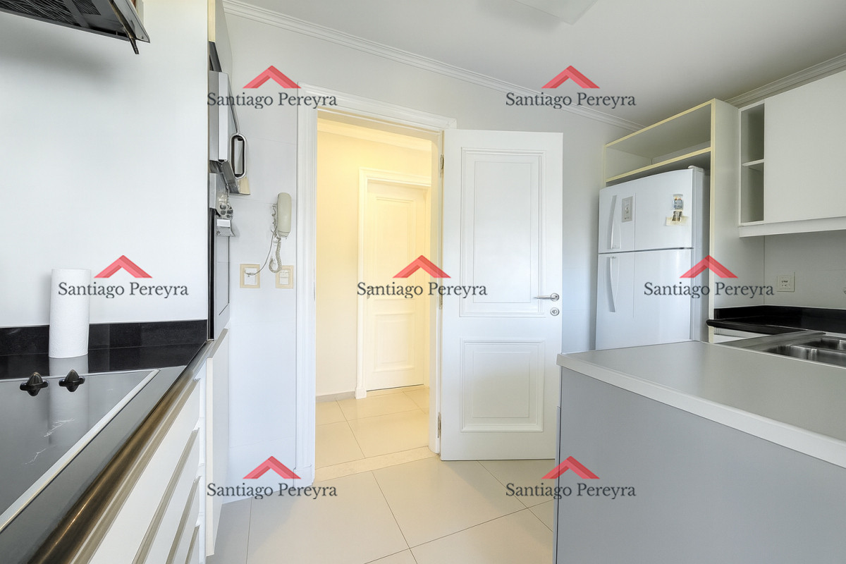 Apartamento ID.16993 - Apartamento en venta de 3 dormitorios en Playa Brava Punta del Este