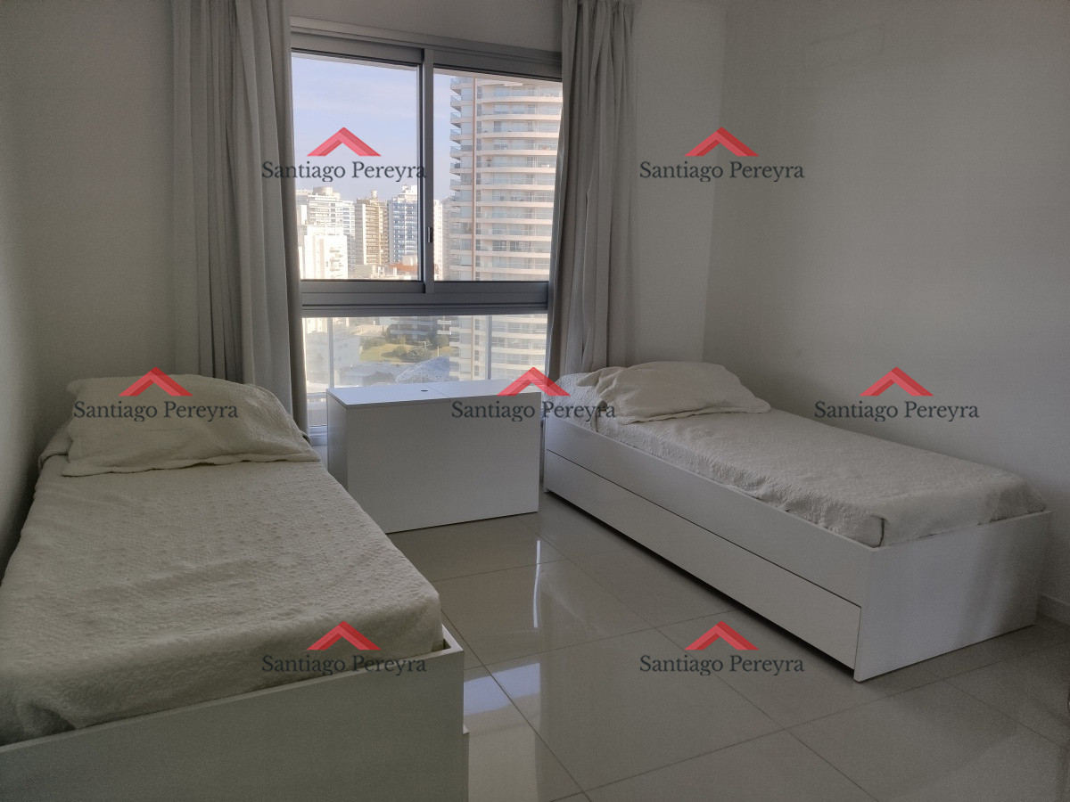 Apartamento ID.13720 - apartamento en venta, 2 dormitorios torre de primer nivel con amenities completos, servicio de playa, balcon con vista al mar