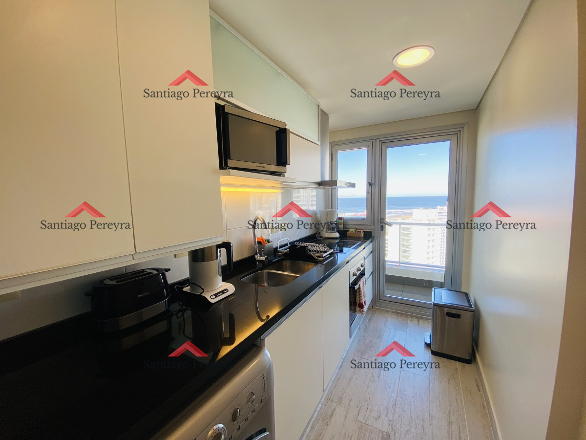 Apartamento ID.13719 - Apartamento en venta 2 dormitorios, excelentes amenities, servicio de playa y balcón con vista al mar