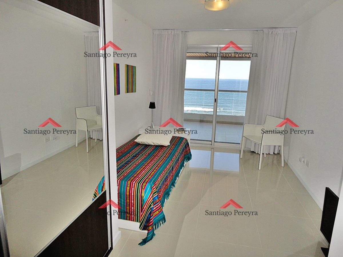 Apartamento ID.8793 - Punta del Este, 3 dormitorios con vista al mar